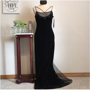 DO NOT BUY!! Looking for Dave & Johnny black velvet beaded dress for under 150!